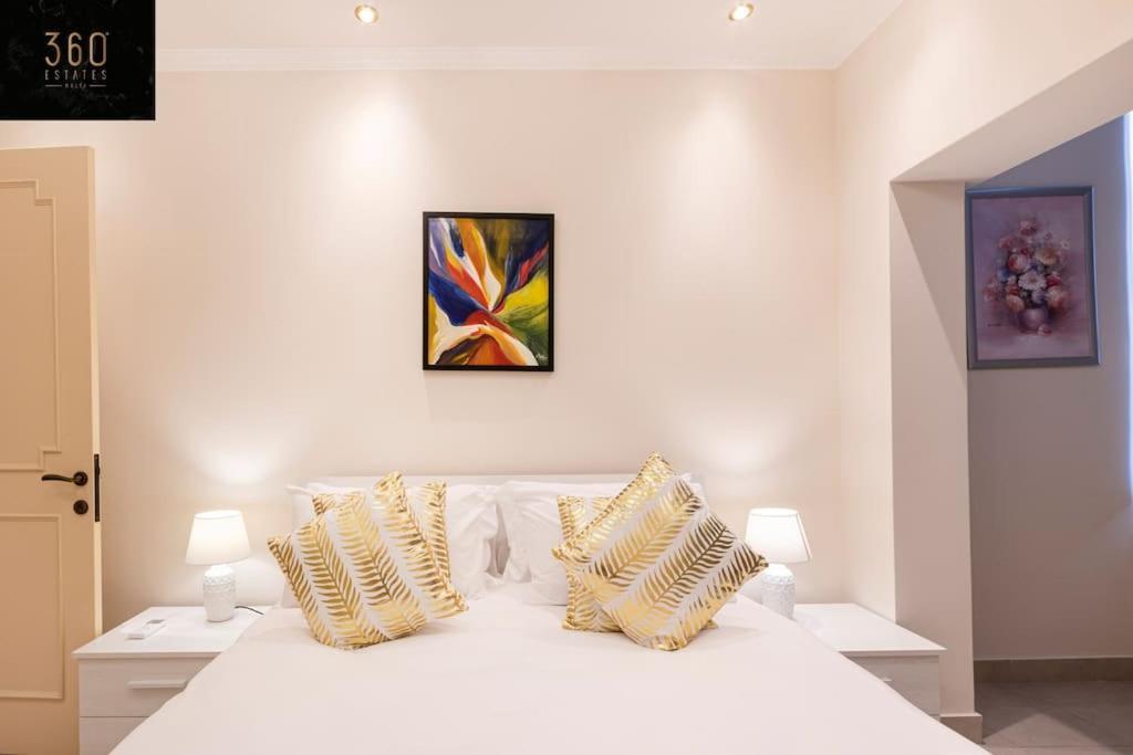 One Of A Kind, Seafront Property In St Georges Bay By 360 Estates Saint Julian's Exterior foto